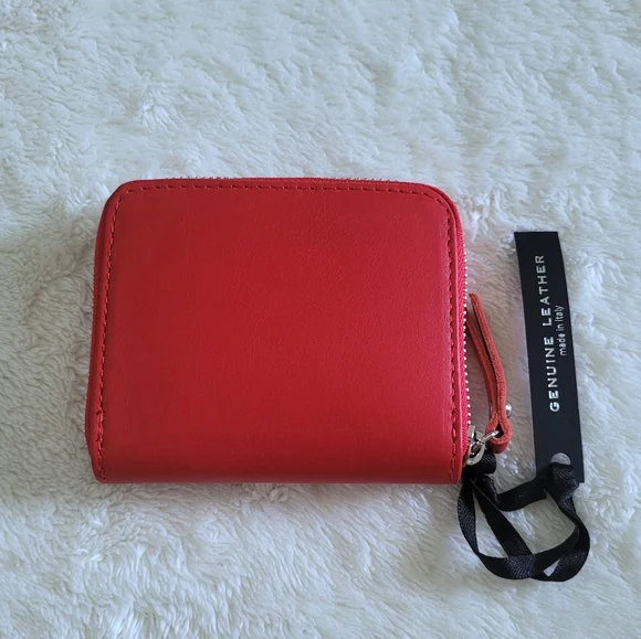 Laura Di Maggio Red❤ Zip Around Card💳 Case - NWT - Picture 2 of 16